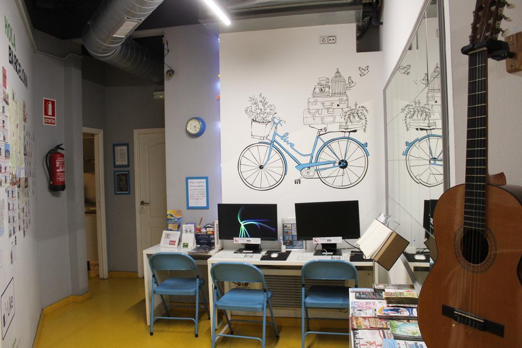 Sleep Green - Certified Eco Youth Hostel Барселона Екстериор снимка