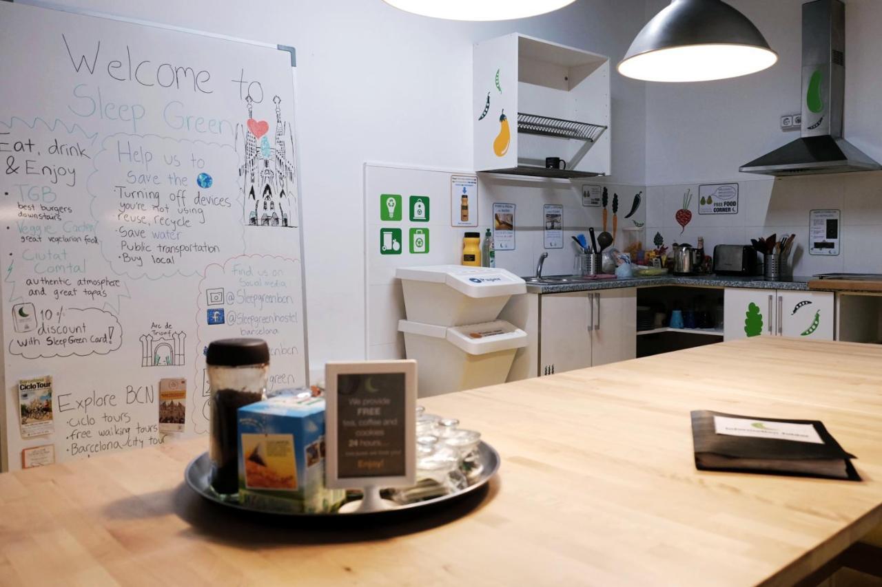 Sleep Green - Certified Eco Youth Hostel Барселона Екстериор снимка