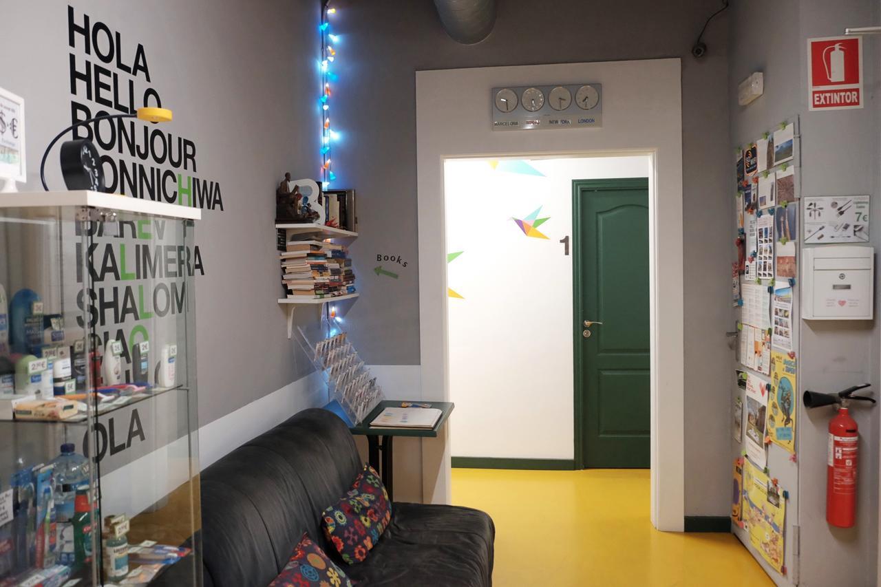 Sleep Green - Certified Eco Youth Hostel Барселона Екстериор снимка